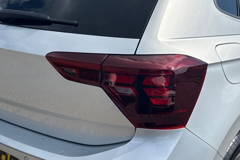 2022 (22) VOLKSWAGEN POLO 1.0 TSI 110 R-Line 5dr DSG 5317351