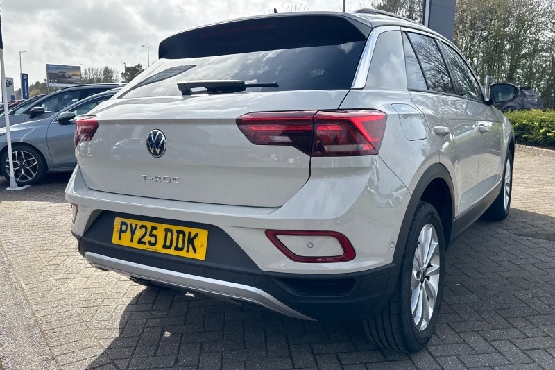 2025 (25) VOLKSWAGEN T-ROC 1.0 TSI 115 Match 5dr 5302352