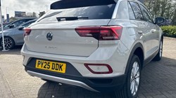 2025 (25) VOLKSWAGEN T-ROC 1.0 TSI 115 Match 5dr 5302352