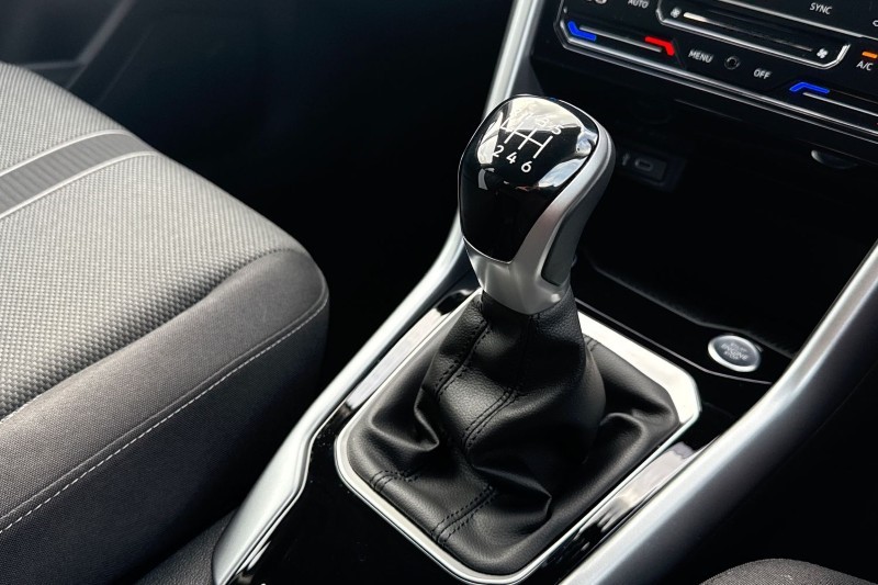 2025 (25) VOLKSWAGEN T-ROC 1.0 TSI 115 Match 5dr 5302344