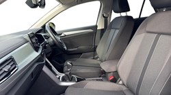 2025 (25) VOLKSWAGEN T-ROC 1.0 TSI 115 Match 5dr 5302319