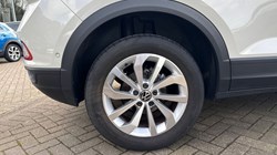 2025 (25) VOLKSWAGEN T-ROC 1.0 TSI 115 Match 5dr 5302324