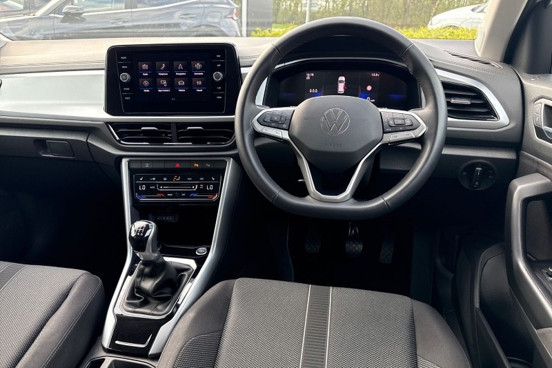 2025 (25) VOLKSWAGEN T-ROC 1.0 TSI 115 Match 5dr 5302337