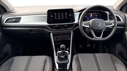 2025 (25) VOLKSWAGEN T-ROC 1.0 TSI 115 Match 5dr 5302325