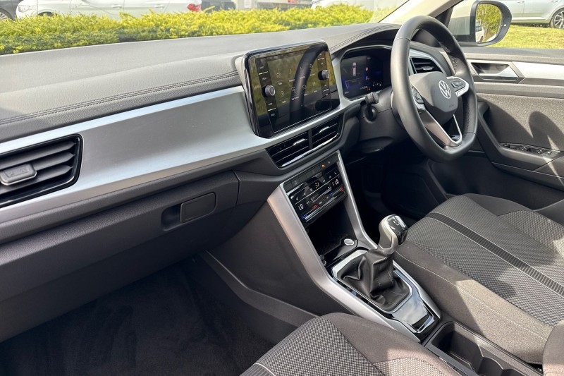 2025 (25) VOLKSWAGEN T-ROC 1.0 TSI 115 Match 5dr 5302346