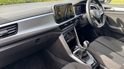 2025 (25) VOLKSWAGEN T-ROC 1.0 TSI 115 Match 5dr 5302346