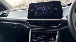 2025 (25) VOLKSWAGEN T-ROC 1.0 TSI 115 Match 5dr 5302341