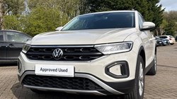 2025 (25) VOLKSWAGEN T-ROC 1.0 TSI 115 Match 5dr 5302350