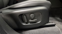 2025 (25) LAND ROVER RANGE ROVER VELAR 2.0 D200 MHEV Dynamic SE 5dr Auto 4846509