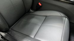 2025 (25) LAND ROVER RANGE ROVER VELAR 2.0 D200 MHEV Dynamic SE 5dr Auto 4846510