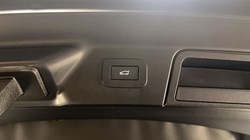 2025 (25) LAND ROVER RANGE ROVER VELAR 2.0 D200 MHEV Dynamic SE 5dr Auto 4846535