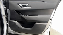 2025 (25) LAND ROVER RANGE ROVER VELAR 2.0 D200 MHEV Dynamic SE 5dr Auto 4846505