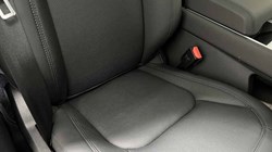 2025 (25) LAND ROVER DEFENDER 3.0 D250 X-Dynamic SE 110 5dr Auto 4592811