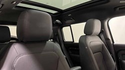 2025 (25) LAND ROVER DEFENDER 3.0 D250 X-Dynamic SE 110 5dr Auto 4592812