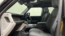 2025 (25) LAND ROVER DEFENDER 3.0 D250 X-Dynamic SE 110 5dr Auto 4592797