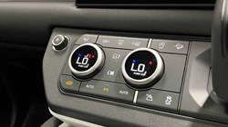 2025 (25) LAND ROVER DEFENDER 3.0 D250 X-Dynamic SE 110 5dr Auto 4592819