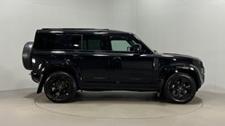 2025 (25) LAND ROVER DEFENDER 3.0 D250 X-Dynamic SE 110 5dr Auto 4592799