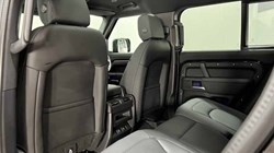 2025 (25) LAND ROVER DEFENDER 3.0 D250 X-Dynamic SE 110 5dr Auto 4592831