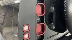 2025 (25) LAND ROVER DEFENDER 3.0 D250 X-Dynamic SE 110 5dr Auto 4592836