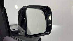 2025 (25) LAND ROVER DEFENDER 3.0 D250 X-Dynamic SE 110 5dr Auto 4592809