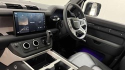 2025 (25) LAND ROVER DEFENDER 3.0 D250 X-Dynamic SE 110 5dr Auto 4592830