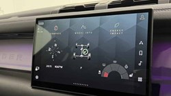 2025 (25) LAND ROVER DEFENDER 3.0 D250 X-Dynamic SE 110 5dr Auto 4592825