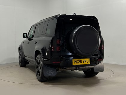 2025 (25) LAND ROVER DEFENDER 3.0 D250 X-Dynamic SE 110 5dr Auto