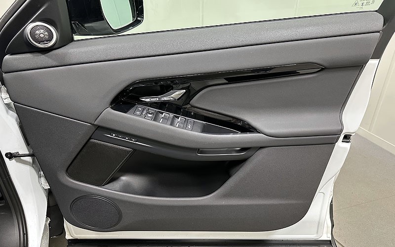 2025 (25) LAND ROVER RANGE ROVER EVOQUE 2.0 D200 Dynamic SE 5dr Auto 4608691