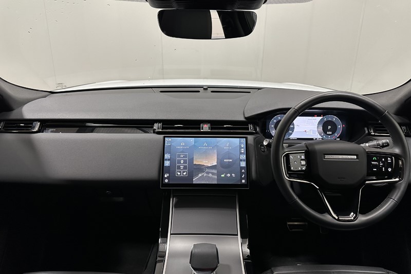 2025 (25) LAND ROVER RANGE ROVER VELAR 2.0 D200 MHEV Dynamic SE 5dr Auto 5979671