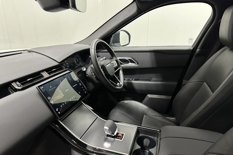 2025 (25) LAND ROVER RANGE ROVER VELAR 2.0 D200 MHEV Dynamic SE 5dr Auto 5979697