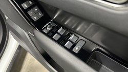 2025 (25) LAND ROVER RANGE ROVER VELAR 2.0 D200 MHEV Dynamic SE 5dr Auto 5979676