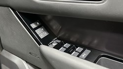 2025 (25) LAND ROVER RANGE ROVER VELAR 2.0 D200 MHEV Dynamic SE 5dr Auto 4863966