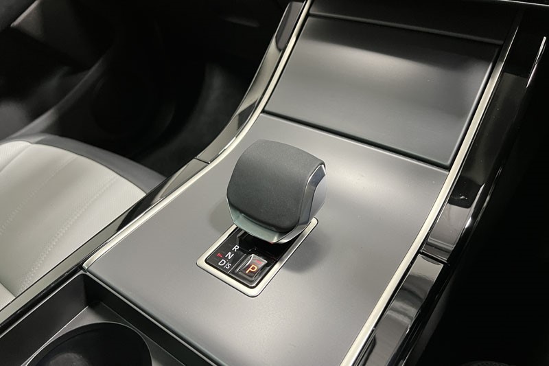 2025 (25) LAND ROVER RANGE ROVER EVOQUE 2.0 D200 Dynamic SE 5dr Auto 4930559