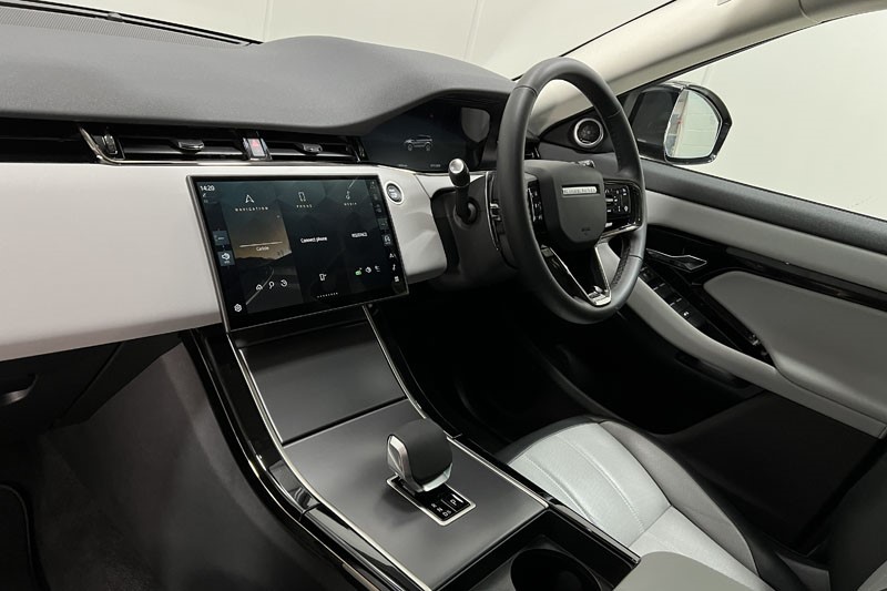 2025 (25) LAND ROVER RANGE ROVER EVOQUE 2.0 D200 Dynamic SE 5dr Auto 4930570