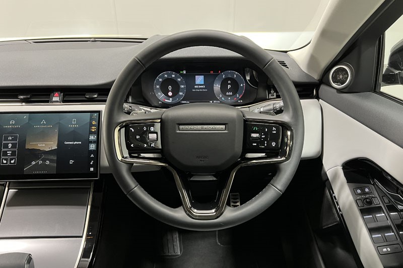 2025 (25) LAND ROVER RANGE ROVER EVOQUE 2.0 D200 Dynamic SE 5dr Auto 4930545