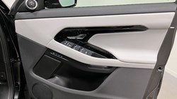 2025 (25) LAND ROVER RANGE ROVER EVOQUE 2.0 D200 Dynamic SE 5dr Auto 4930547
