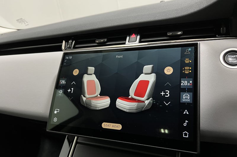 2025 (25) LAND ROVER RANGE ROVER EVOQUE 2.0 D200 Dynamic SE 5dr Auto 4930568