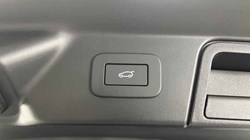 2025 (25) LAND ROVER RANGE ROVER VELAR 2.0 D200 MHEV Dynamic SE 5dr Auto 4698896