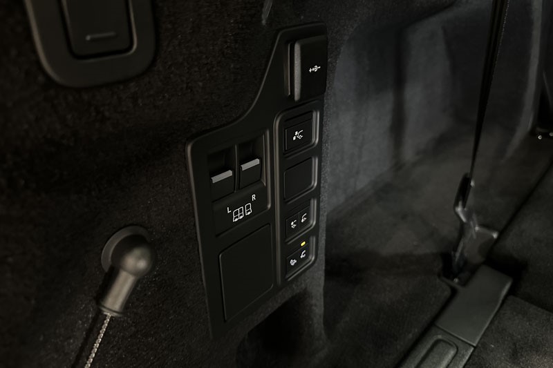 2025 (25) LAND ROVER DISCOVERY 3.0 D350 Dynamic SE 5dr Auto 5041900