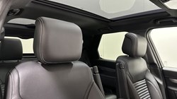 2025 (25) LAND ROVER DISCOVERY 3.0 D350 Dynamic SE 5dr Auto 5041876