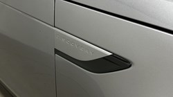 2025 (25) LAND ROVER DISCOVERY 3.0 D350 Dynamic SE 5dr Auto 5041910