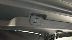 2025 (25) LAND ROVER DISCOVERY 3.0 D350 Dynamic SE 5dr Auto 5041901