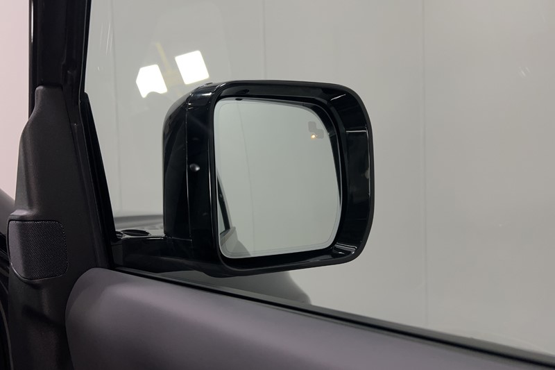 2025 (25) LAND ROVER DEFENDER 3.0 D350 X-Dynamic SE 110 5dr Auto [6 Seat] 4970796