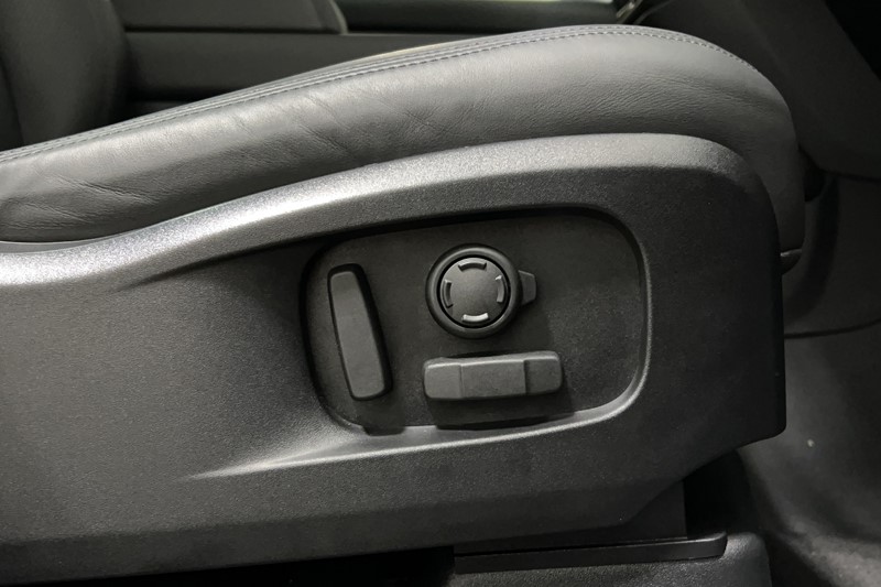 2025 (25) LAND ROVER DEFENDER 3.0 D350 X-Dynamic SE 110 5dr Auto [6 Seat] 4970797