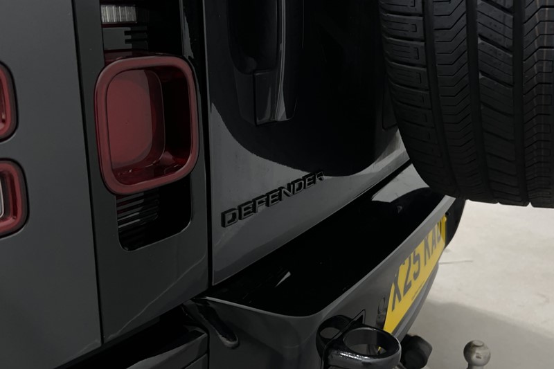 2025 (25) LAND ROVER DEFENDER 3.0 D350 X-Dynamic SE 110 5dr Auto [6 Seat] 4970826