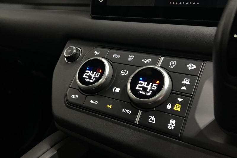 2025 (25) LAND ROVER DEFENDER 3.0 D350 X-Dynamic SE 110 5dr Auto [6 Seat] 4970805