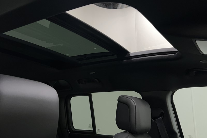 2025 (25) LAND ROVER DEFENDER 3.0 D350 X-Dynamic SE 110 5dr Auto [6 Seat] 4970800