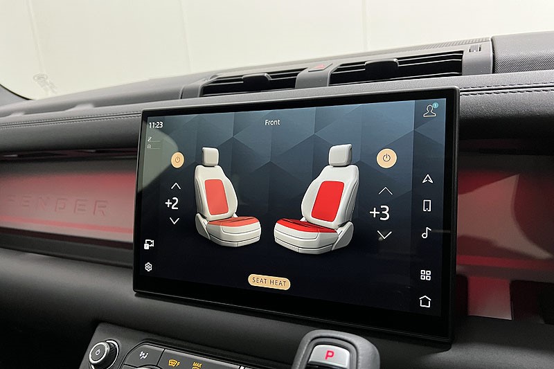 2025 (25) LAND ROVER DEFENDER 3.0 D250 X-Dynamic SE 110 5dr Auto 4912805