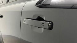 2025 (25) LAND ROVER DEFENDER 3.0 D250 X-Dynamic SE 110 5dr Auto 4912816