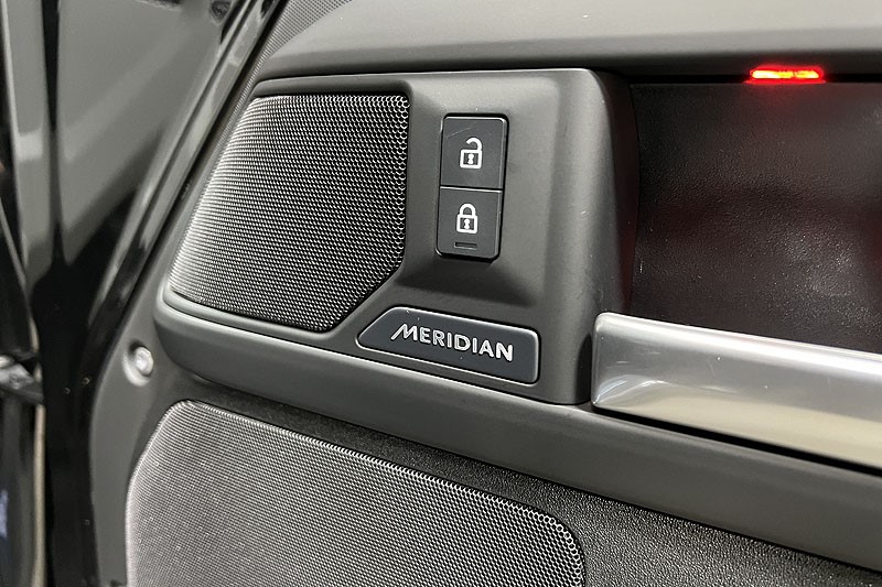 2025 (25) LAND ROVER DEFENDER 3.0 D250 X-Dynamic SE 110 5dr Auto 4912785